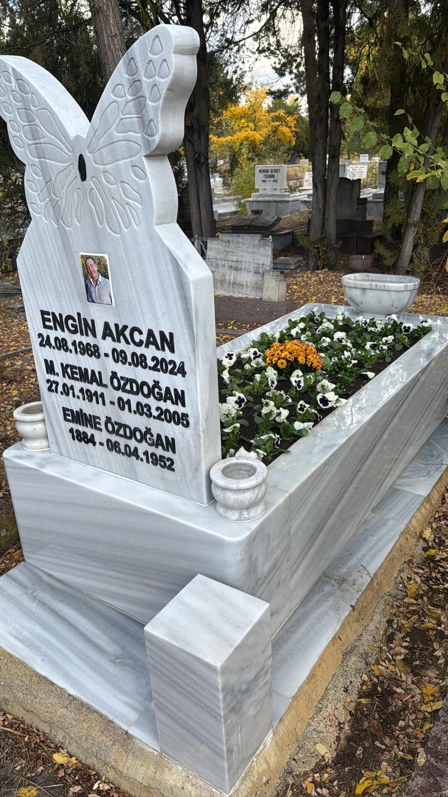 Mezar bakım çalışması