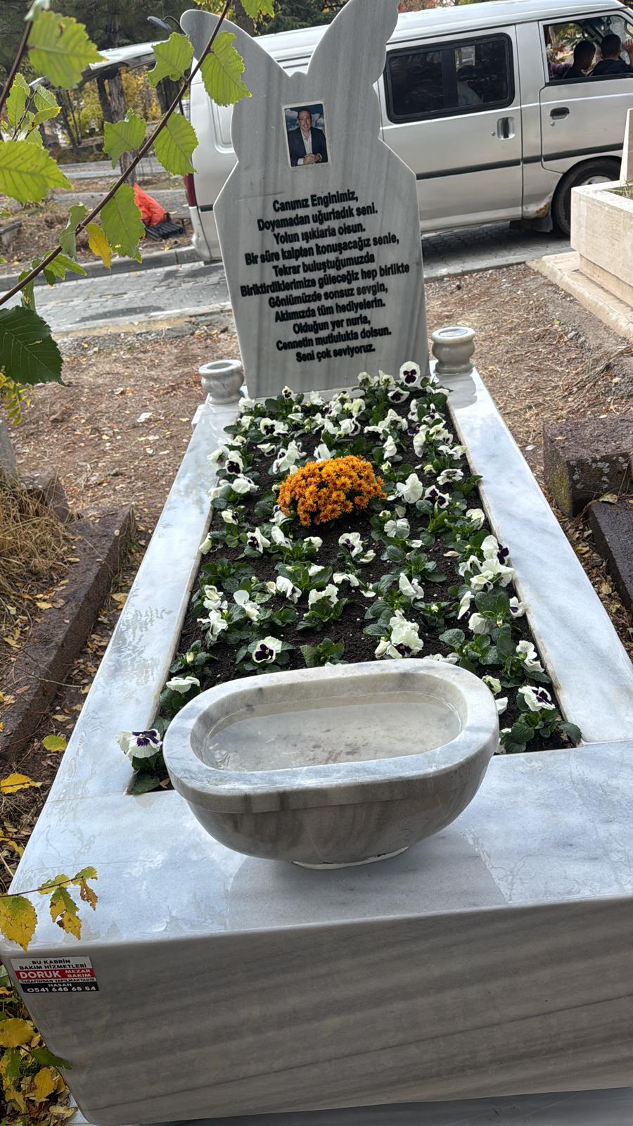 Bakımlı mezarlık alanı