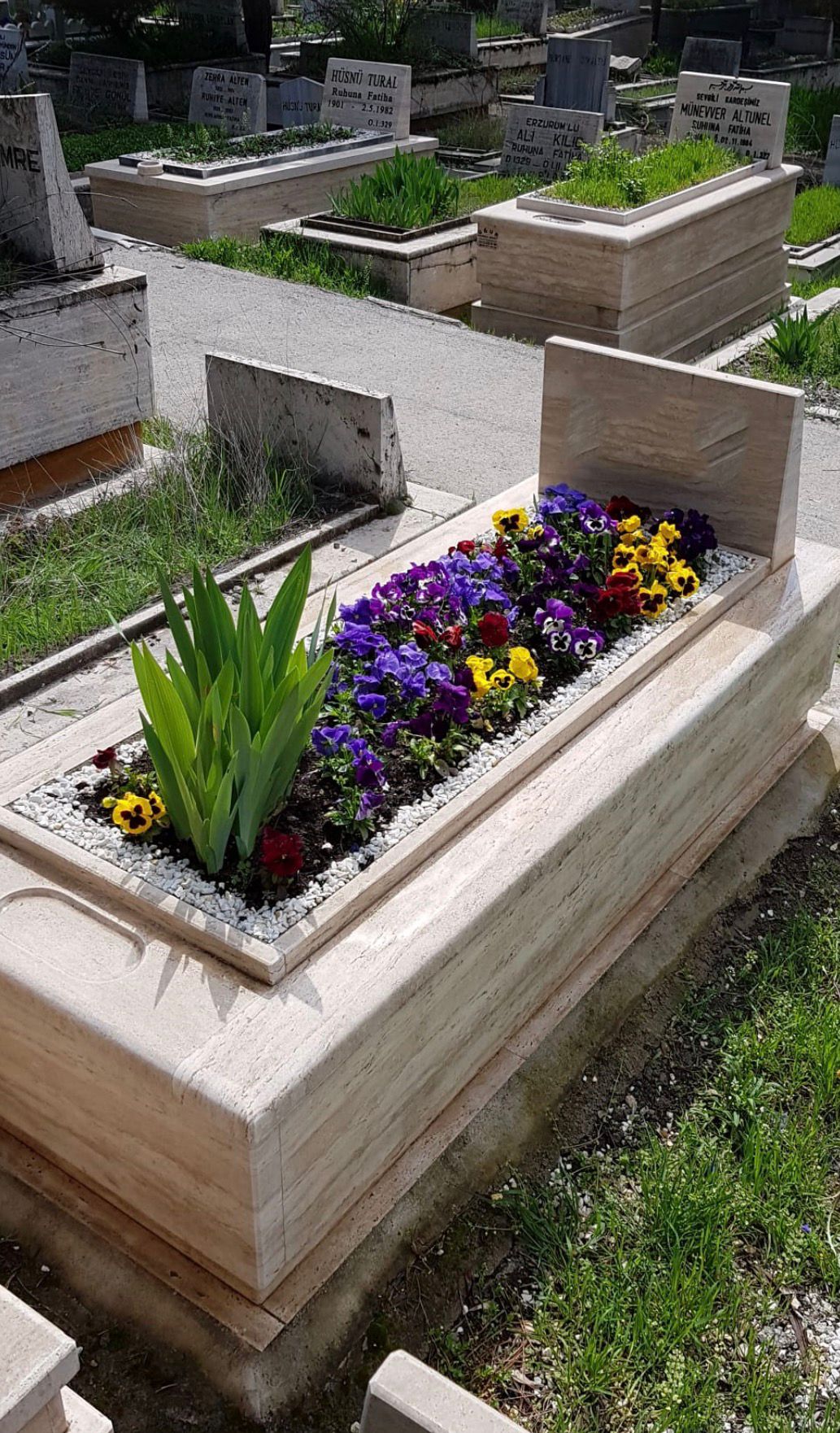 Mezarlık peyzaj düzenlemesi